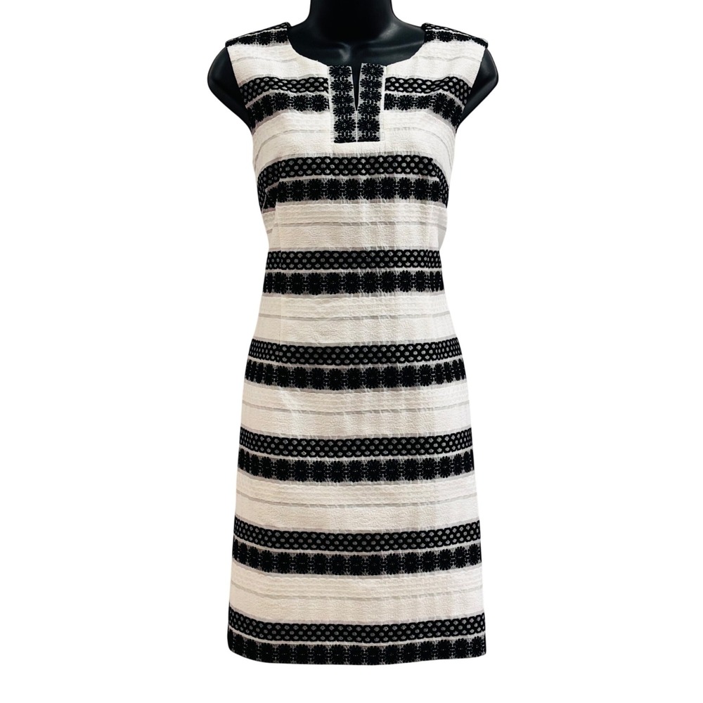 Laundry by Shelli Segal Black White Embroidered Eyelet Sheath Dress 10 LY14729